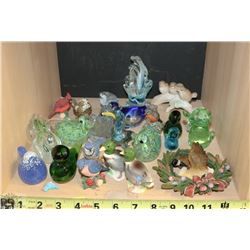 LOT OF ANIMAL THEMED GLASSWARE