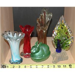 LOT OF DECORATIVE GLASSWARE INCLUDING VASES