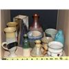 Image 1 : LOT OF ASSORTED VASES