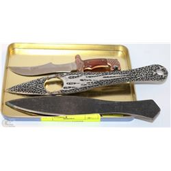 LOT OF THROWING KNIVES