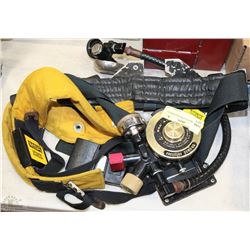 DIVING REGULATOR AND HARNES