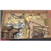 Image 1 : VINTAGE ACCESSORIES LOT- PULLS, KNOBS,HINGES, LEGS