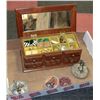 Image 1 : VINTAGE ESTATE JEWELRY BOX WITH CONTENTS