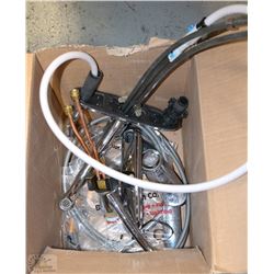BOX OF ASSORTED SINGLE LEVEL FAUCETS DELTA+MOEN