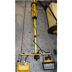 DOUBLE HALOGEN WORK LIGHT WITH TRIPOD