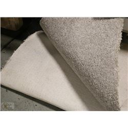 CARPET ROLL END