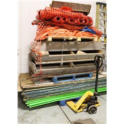 SUPER LARGE SKID WITH PLYWOOD,STAIRWAYS,TARPS