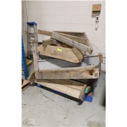 PALLET WITH WOOD STAIRWELLS