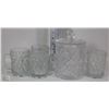 Image 1 : FLAT WITH 4 CRYSTAL MUGS AND ICE BUCKET
