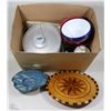 Image 1 : BOX WITH ASSORTED KITCHENWARE INCL SALAD SPINNER,