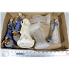 Image 1 : FLAT OF POTTERY AND LIGHT UP ANGELS