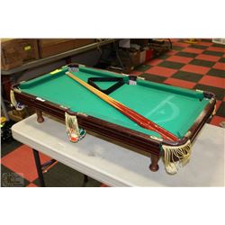 TABLE TOP MINI POOL TABLE WITH CUES & BALLS