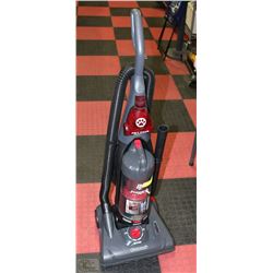 DIRT DEVIL BAGLESS UPWRIGHT VACUUM  W/