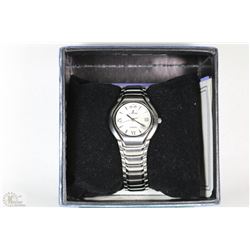 LADIES WATCH 25 HOURS DIAMOND WATCH IN CASE (NEEDS BATTERY)