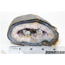 CUT & POLISHED GEOD W/BEAR SCENE -