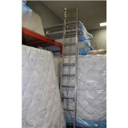 ALUMINUM EXTENSION LADDER