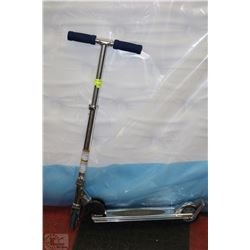 POLICE SEIZURE COLLAPSIBLE RAZOR SCOOTER