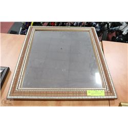 20"X24" FRAMED SHOWHOME MIRROR