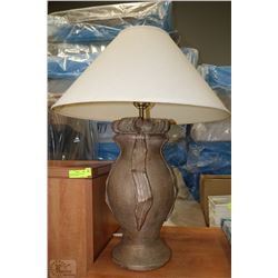 SHOWHOME TABLE LAMP