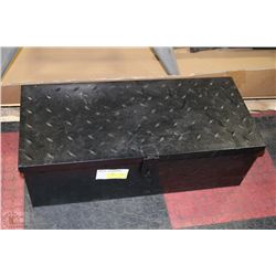 BLACK METAL CHECKERPLATE LOCKING BOX WITH HANDLES