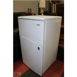 KENMORE BAR FRIDGE W/FREEZER