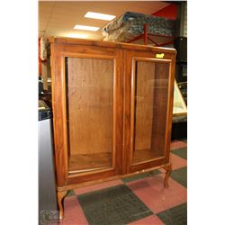 VINTAGE WOOD 2 DOOR CABINET