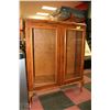 Image 1 : VINTAGE WOOD 2 DOOR CABINET