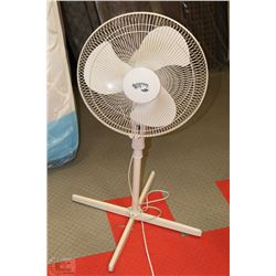 HAMPTON BAY FLOOR FAN
