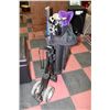 Image 1 : WILSON GOLF CLUBS BAG AND CART