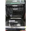 Image 3 : GE S/S WITH STAINLESS STEEL DRUM DISH WASHER
