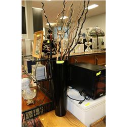 TALL BLACK GLASS VASE WITH CURLY WILLOWS