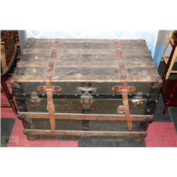 VINTAGE F.V.GARLAND SEA TRUNK WITH TAKE OUT DRAWER