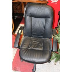 BLACK OFFICE CHAIR
