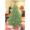 Image 1 : CHRISTMAS TREE
