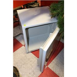 VINTAGE CANDLE MINI FRIDGE