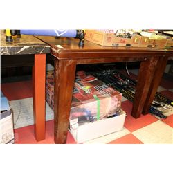 KITCHEN TABLE ON CHOICE: RUSTIC STYLE