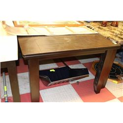 KITCHEN TABLE ON CHOICE: RUSTIC WOOD TONE