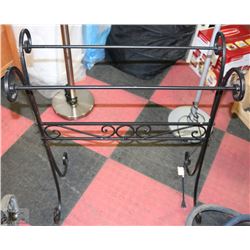 DECORATIVE BLACK WROUGHT IRON TOWEL