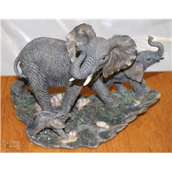 STATUE W/3 ELEPHANTS