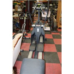 STARTRAC ELIPTICAL EXERCISE MACHINE