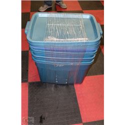 LOT OF 4 INDOOR/OUTDOOR RUBBERMAID