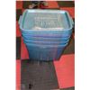 Image 1 : LOT OF 4 INDOOR/OUTDOOR RUBBERMAID