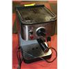 Image 1 : CUISINART ESPRESSO MACHINE