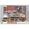Image 1 : RISK AND CLUE BOARD GAMES