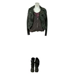 Falling Skies Caitlin (Julia Sarah Stone) Movie Costumes