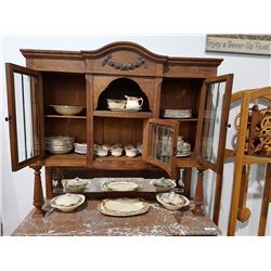 83 PIECE SET OF ROYAL STAFFORDSHIRE CHINA SET IN SUSSEX PATTERN