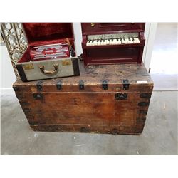 WOOD TRUNK
