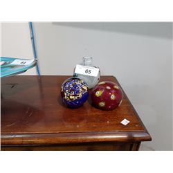 2 MURANO ART GLASS PAPERWEIGHTS & SIGNED ART GLASS VASE