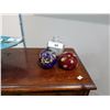 Image 1 : 2 MURANO ART GLASS PAPERWEIGHTS & SIGNED ART GLASS VASE