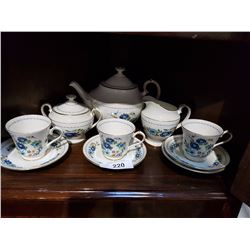 9 PIECE AYNSLEY TEASET IN THE MARLINA